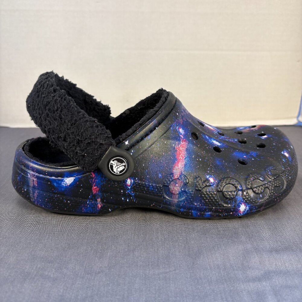 Crocs Sherpa Lined Clogs Cosmic Space Galaxy Print M:8 W:10 with Fuzzy Strap - Picture 3 of 9